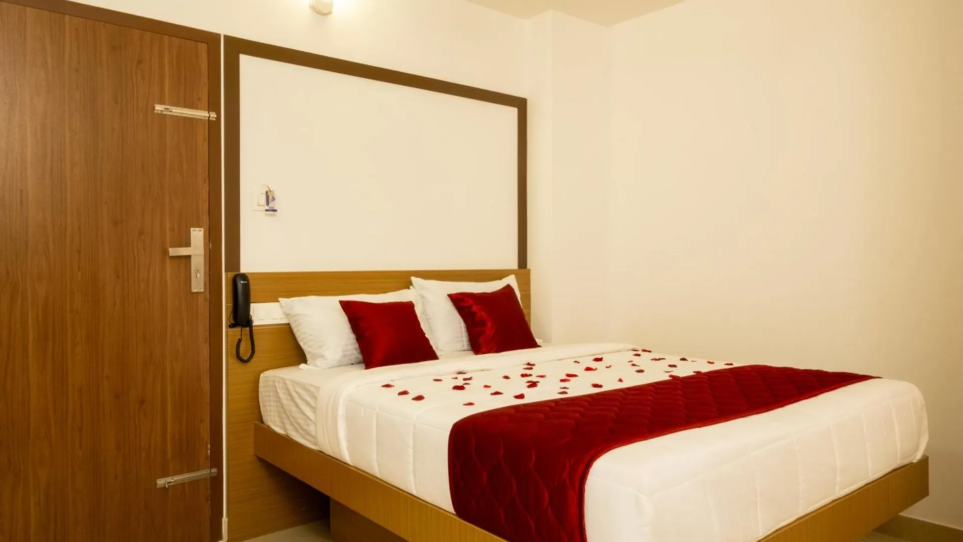 Hotel Eden Palace Thrissur Bed & Breakfast