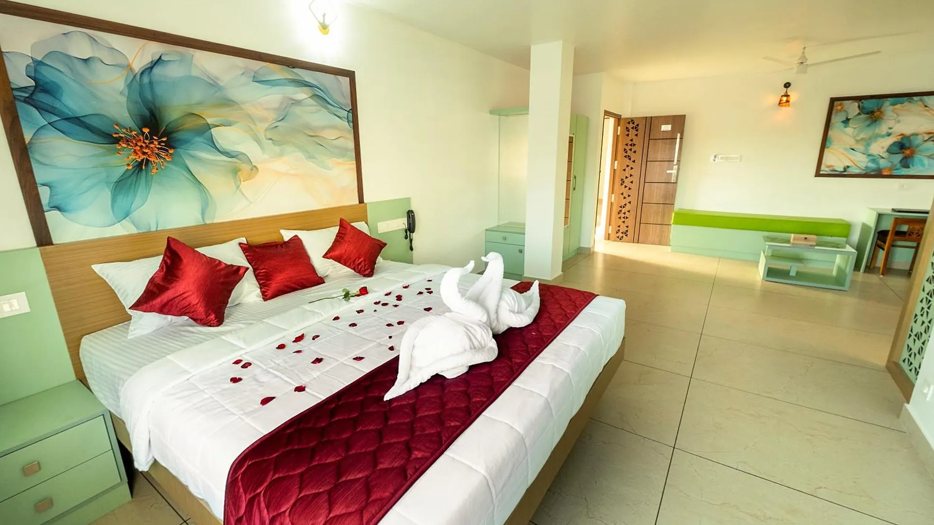 Bed & Breakfast Hotel Eden Palace Thrissur