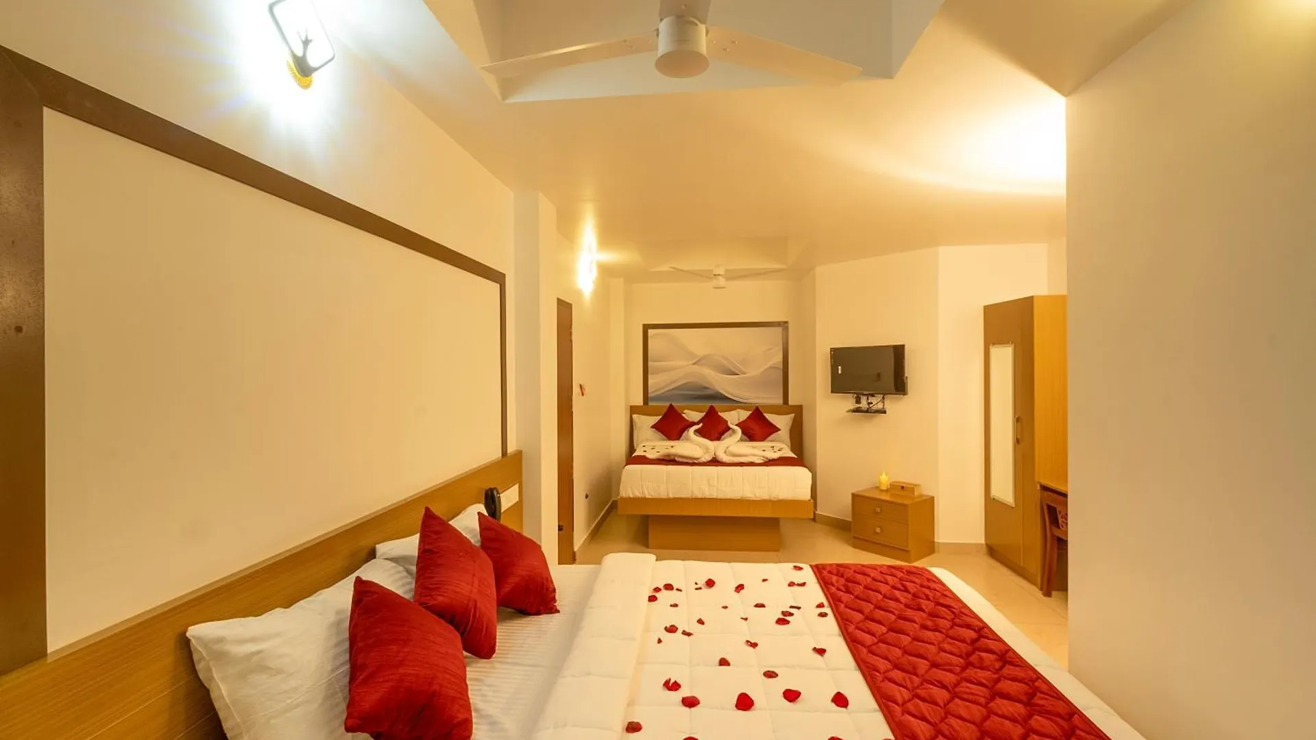 Bed & Breakfast Hotel Eden Palace Thrissur India